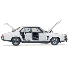 Load image into Gallery viewer, [Pre-order] 1:18 Holden HX Monaro GTS Sedan Cotillion White
