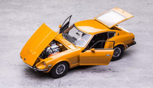 Load image into Gallery viewer, 1:18 1972 Nissan Datsun 240Z – Orange
