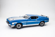 Load image into Gallery viewer, 1:18 1971 Ford Mustang BOSS 351 – Grabber Blue
