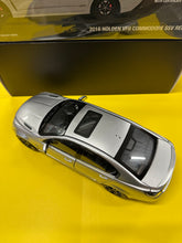 Load image into Gallery viewer, 1:18 2016 Holden VFII SSV Commodore - Nitrate
