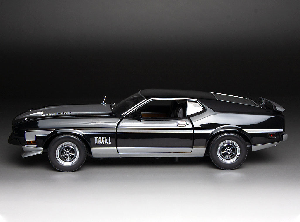 Miniature Ford Mustang 1/18 Sun Star Sportroof Metallise Marron UN 1971