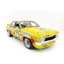 Load image into Gallery viewer, 1:18 Holden L34 Torana 1975 Bathurst 2nd Place Bob Morris/Frank Gardner - Classic Carlectables
