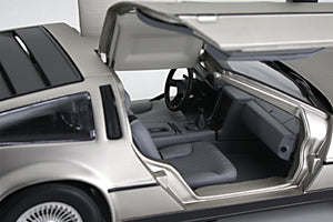 1:18 1981 De Lorean DMC 12 Coupe