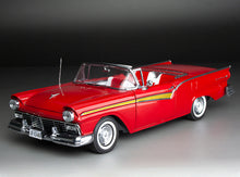 Load image into Gallery viewer, 1:18 1957 Ford Fairlane 500 Skyliner – Red
