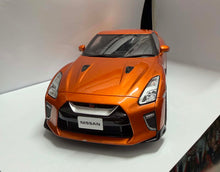 Load image into Gallery viewer, 1:18 Samurai Nissan Gt-r 2020 - Orange - Kyosho
