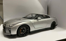 Load image into Gallery viewer, 1:18 Samurai Nissan Gt-r 2020 - Silver - Kyosho

