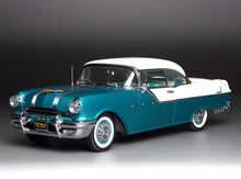 Load image into Gallery viewer, 1:18 1955 Pontiac Star Chief Hard Top – Mist White / Valley Green
