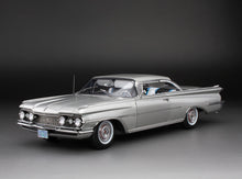 Load image into Gallery viewer, 1:18 1959 Oldsmobile “98” Hardtop – Silver
