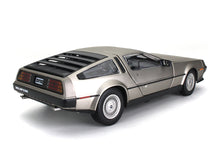 Load image into Gallery viewer, 1:18 1981 De Lorean DMC 12 Coupe
