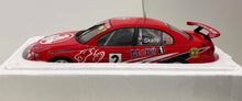 Load image into Gallery viewer, 1:18 2000 Skaife
