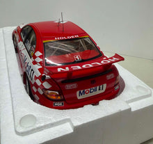 Load image into Gallery viewer, 1:18 2001 Skaife
