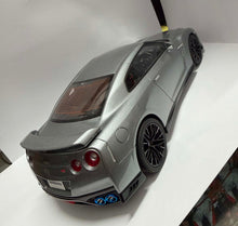 Load image into Gallery viewer, 1:18 Samurai Nissan Gt-r 2020 - Dark Grey - Kyosho
