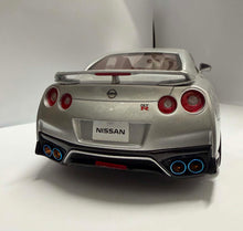 Load image into Gallery viewer, 1:18 Samurai Nissan Gt-r 2020 - Silver - Kyosho
