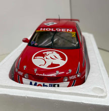 Load image into Gallery viewer, 1:18 2000 Skaife
