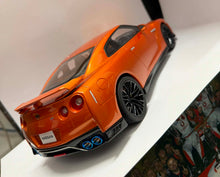 Load image into Gallery viewer, 1:18 Samurai Nissan Gt-r 2020 - Orange - Kyosho
