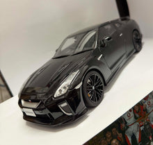 Load image into Gallery viewer, 1:18 Samurai Nissan Gt-r 2020 - Black - Kyosho
