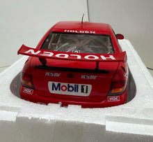 Load image into Gallery viewer, 1:18 2000 Skaife
