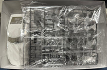 Load image into Gallery viewer, 1:24 Nissan Fairlady 240zg (ID-95) Plastic Model Kit - Fujimi
