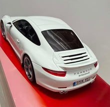 Load image into Gallery viewer, 1:18 Porsche 911 Carrera S - White
