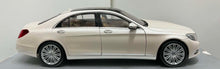 Load image into Gallery viewer, 1:18 Mercedes Benz - S-Klasse - Beige
