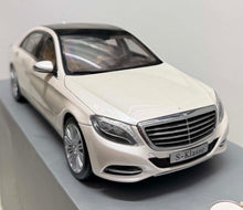 Load image into Gallery viewer, 1:18 Mercedes Benz - S-Klasse - Beige
