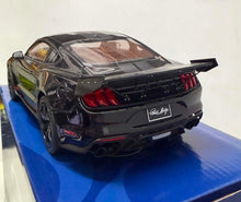 Load image into Gallery viewer, 1:18 2020 Shelby GT500 - Drag Snake - Black
