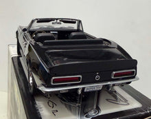 Load image into Gallery viewer, 1:18 1967 rs/ss Chevrolet Camaro Convertible - Black
