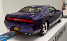 Load image into Gallery viewer, 1:18 2010 Dodge Challenger R/T - Purple
