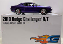 Load image into Gallery viewer, 1:18 2010 Dodge Challenger R/T - Purple
