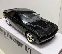 Load image into Gallery viewer, 1:18 2010 Dodge Challenger R/T - Black
