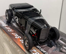 Load image into Gallery viewer, 1:18 #3 1932 Ford Salt Flat Roadster
