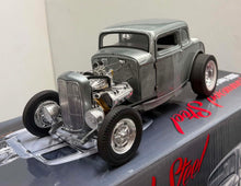 Load image into Gallery viewer, 1:18 Hammered Steel - 1932 Ford 5 Window
