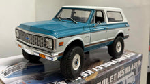 Load image into Gallery viewer, 1:18 1972 Chevrolet K5 Blazer
