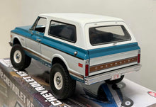 Load image into Gallery viewer, 1:18 1972 Chevrolet K5 Blazer
