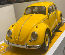 Load image into Gallery viewer, 1:12 1961 Volkswagen Beetle Saloon
