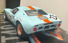 Load image into Gallery viewer, 1:12 #22 - 1969 GT40 12 Hours of Sebring Winner - Driven by Ickx - Oliver
