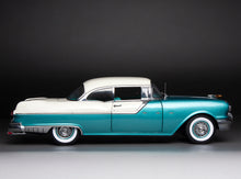 Load image into Gallery viewer, 1:18 1955 Pontiac Star Chief Hard Top – Mist White / Valley Green
