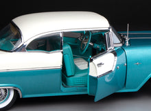 Load image into Gallery viewer, 1:18 1955 Pontiac Star Chief Hard Top – Mist White / Valley Green
