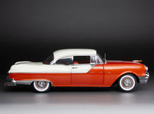 Load image into Gallery viewer, 1:18 1955 Pontiac Star Chief Hard Top – White Mist / Fire Gold
