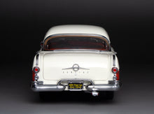 Load image into Gallery viewer, 1:18 1955 Pontiac Star Chief Hard Top – White Mist / Fire Gold
