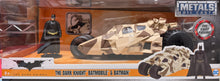 Load image into Gallery viewer, 1:24 Metals Diecast - The Dark Night Batmobile &amp; Batman
