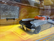 Load image into Gallery viewer, 1:24 Jada - 1963 Chevy Corvette Sting Ray
