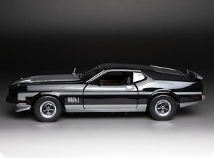 [Pre-Order] 1:18 1971 Ford Mustang MACH 1 – Raven Black