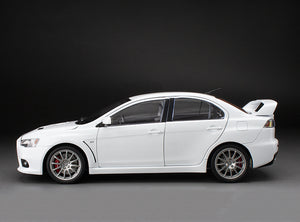 1:18 Mitsubishi Lancer Evolution X – White