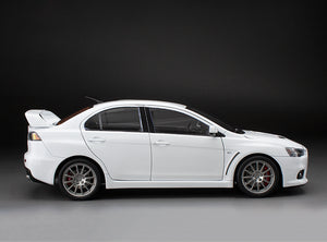 1:18 Mitsubishi Lancer Evolution X – White