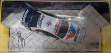 Load image into Gallery viewer, 1:43 Signature Series - V8 Supercars - Valvoline - Cummins 35
