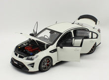 Load image into Gallery viewer, 1:18 Holden HSV GTSR Commodore - White
