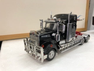 1:32 Kenworth T909 Prime Mover (Black) – Exclusive Collectables