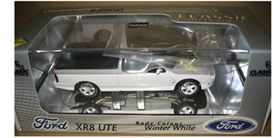 1:43 Ford Falcon XR8 Ute 2002 (Winter White)