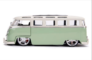 1:24 BigTime Kustoms - 1962 Volkswagen Bus - Pastel Green